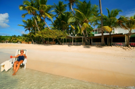 Strand vor der Dickenson Bay