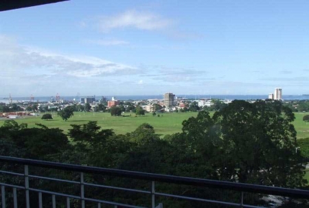 Hilton Hotel: Blick auf Port of Spain