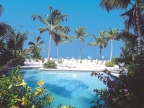 Coco Reef Resort vom Pool zum Strand