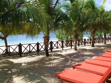 Coyaba Beach Resort: Strandliegen