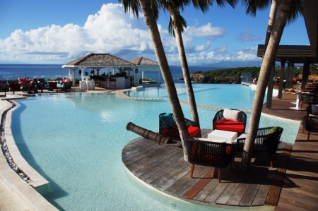 piscine avec vue sur la mer