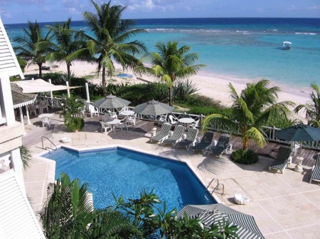 Exklusive Studio-Suiten in Barbados: Pool und Strand