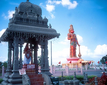 Trinidad: Indischer Hindu-Tempel